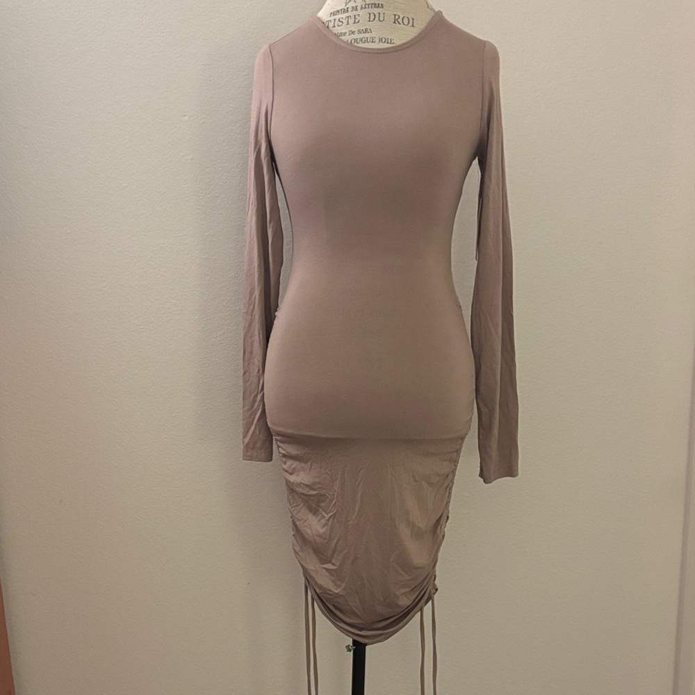 Melrose and Market Long Sleeve Ruched Bodycon Dress in Mauve Taupe